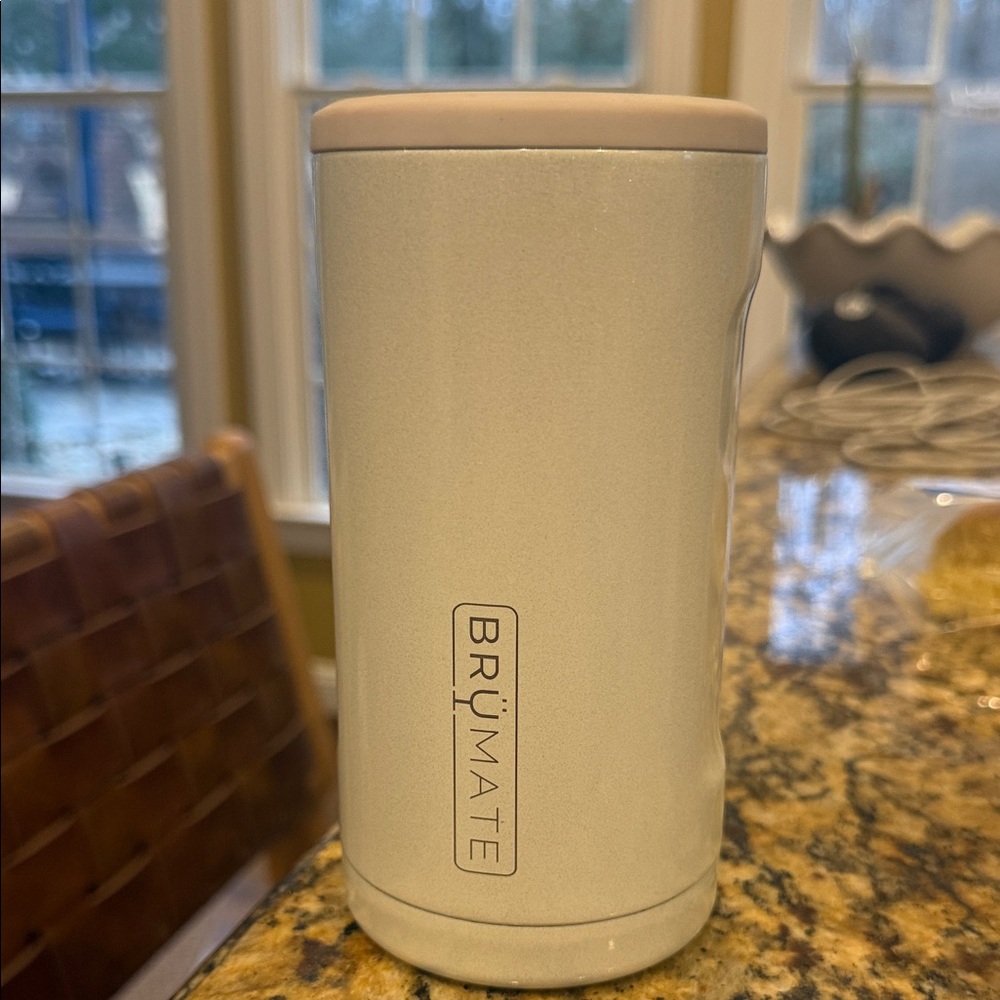 Brumate slim can koozie